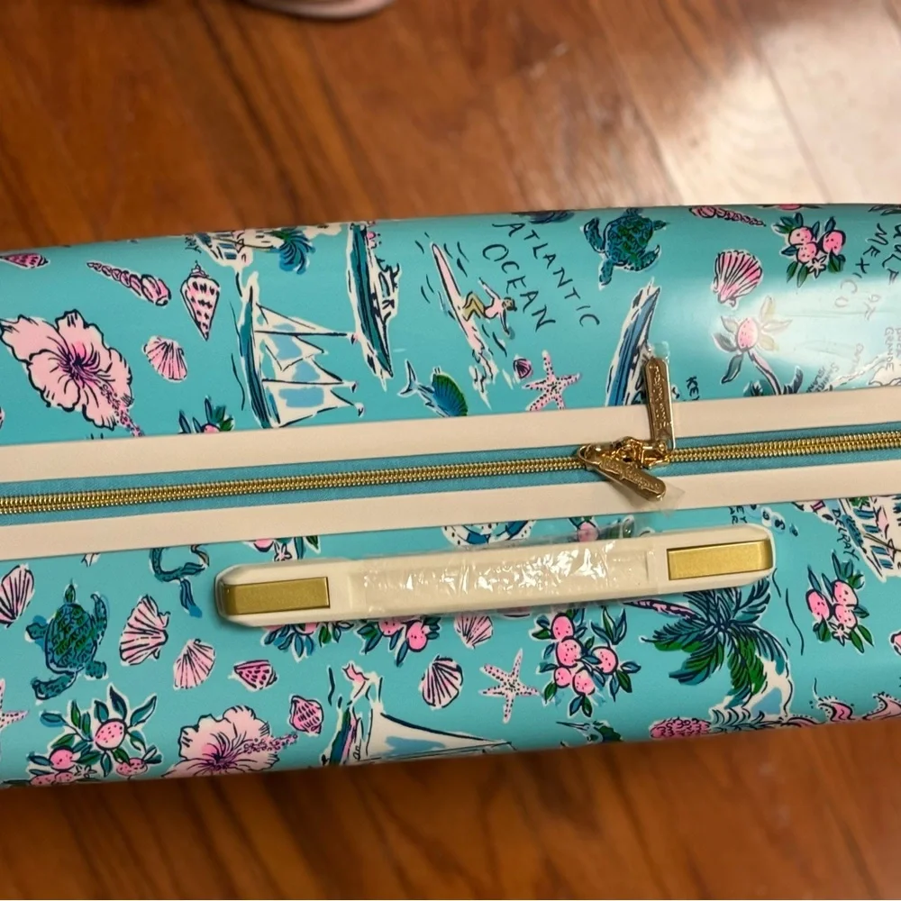 Lilly Pulitzer suitcase NEW in Florida blue print - Picture 5 of 13